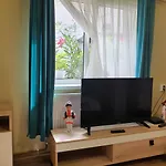 Апартаменты Carissa House *