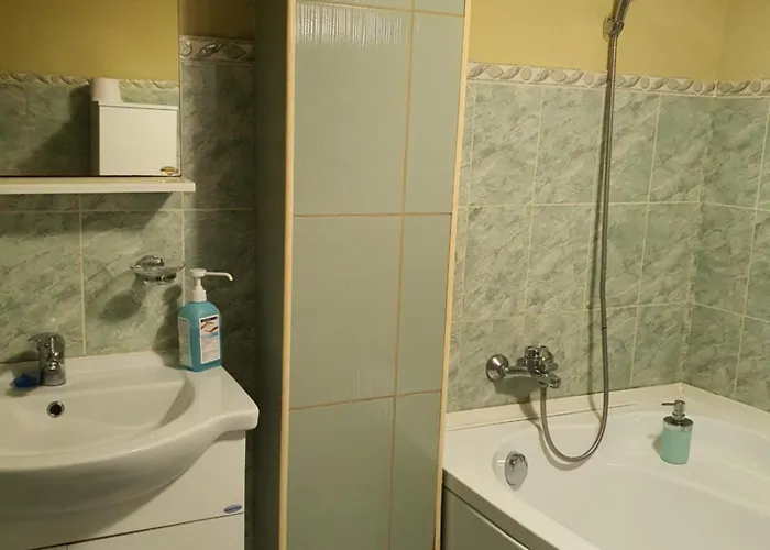 Carissa House Apartment *